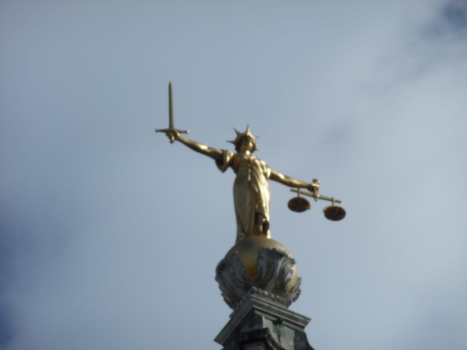 Statue of the Lady of Justice, Old Bailey - geograph.org.uk