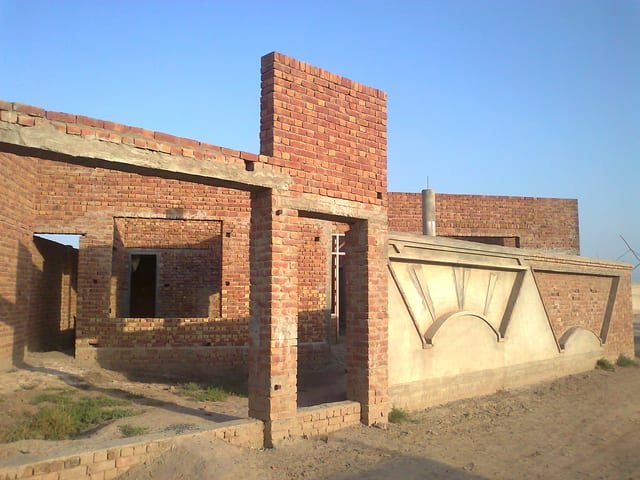 Gill house under construction in Makhdoom Rashid - panoramio