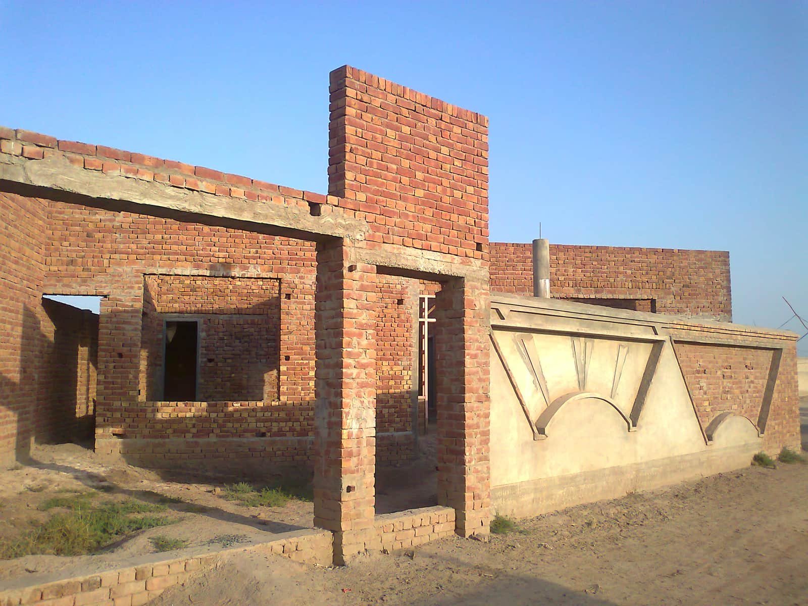Gill house under construction in Makhdoom Rashid - panoramio