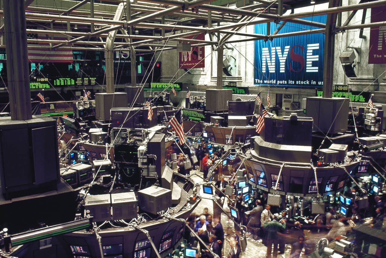 New York Stock Exchange trading floor on Wall Street, New York, New York LCCN2011634218